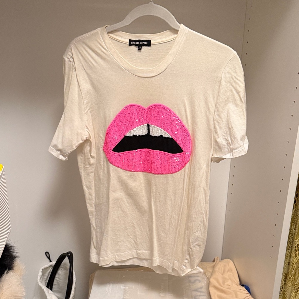 Markus Lupfer Cream Tee with Pink Lips